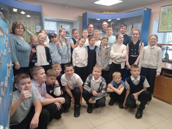 Школьники на встрече с «ВологодНИРО»